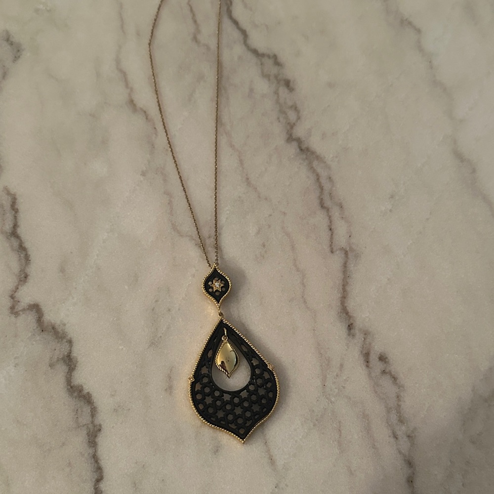 Beautiful Elegant Gold and Black Pendant Necklace. Made in Italy